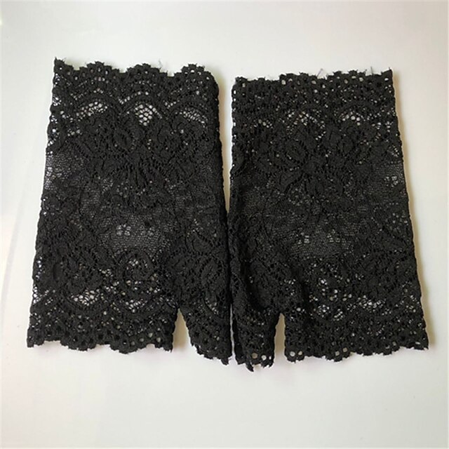 Lace Wrist Length Glove Cute With Floral Wedding / Party Glove