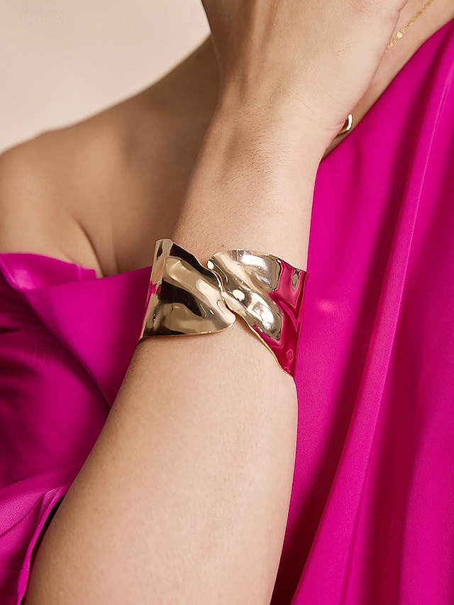 Gold Plated Iron Wavy Cuff Bracelet 鈥?Bold and Elegant Statement Jewelry for Women