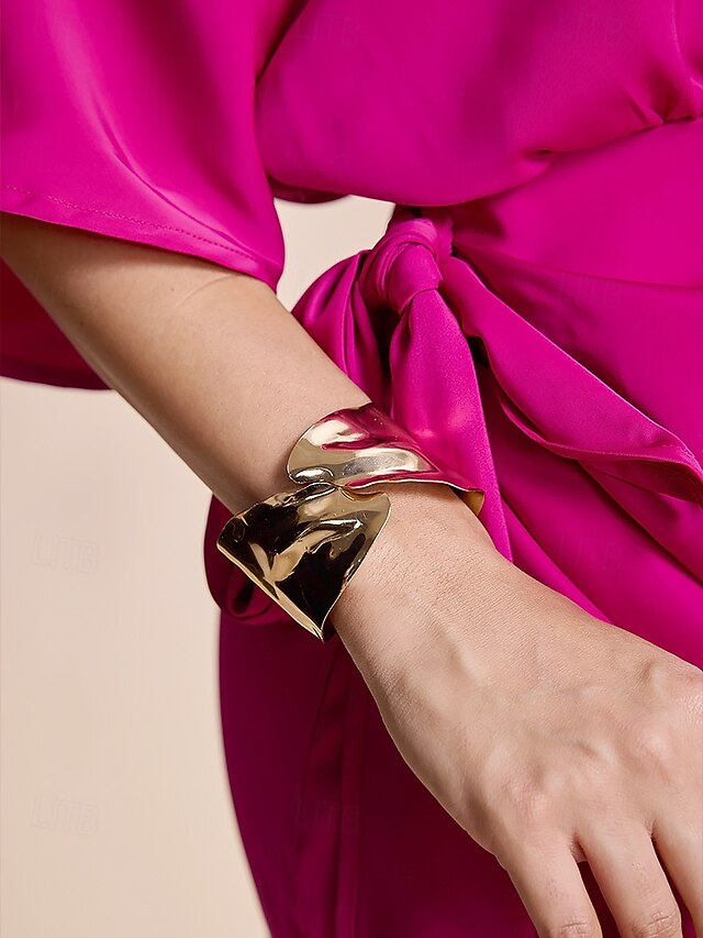 Gold Plated Iron Wavy Cuff Bracelet 鈥?Bold and Elegant Statement Jewelry for Women